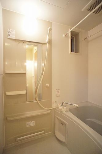 ディアス・コスモ大泉 参番館の浴室|※同タイプ・現況優先