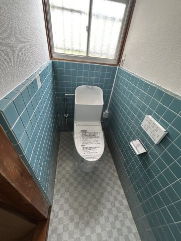 津福今町中古住宅のトイレ