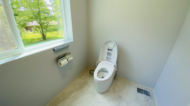 【動画付き】千ヶ滝別荘地 あさまテラス ガレージ付き中古戸建のトイレ