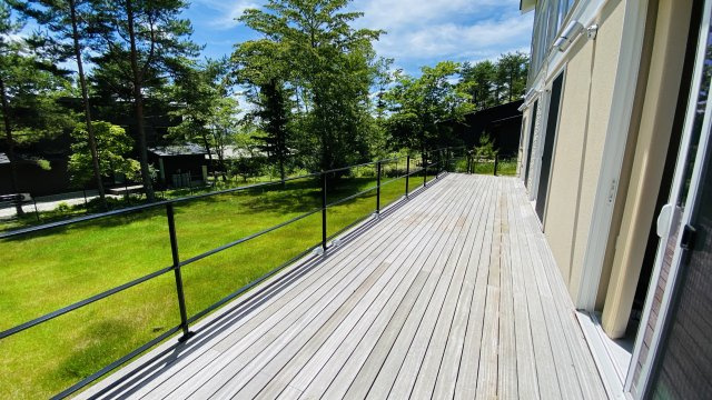 【動画付き】千ヶ滝別荘地 あさまテラス ガレージ付き中古戸建のバルコニー