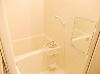 【浴室】 | プリムローズ | コンパクトで使いやすいお風呂です