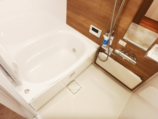 甲子園住宅の浴室|浴室はＰａｎａｓｏｎｉｃ製「ＭＲ Ｊシリーズ」を採用しています。
お使いいただきやすく、お手入れが簡単な仕様の浴室です。