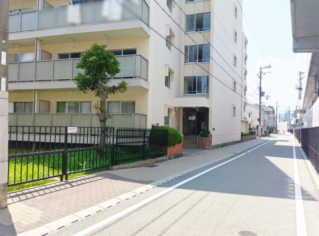 甲子園住宅のエントランス