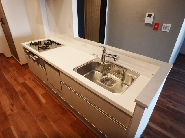 甲子園住宅のキッチン|キッチンはＬＩＸＩＬ製「シエラＳ」を採用しています。
機能性に優れたこだわりのシステムキッチンです。