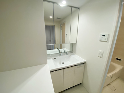 【独立洗面台】 |  コンフォリア・リヴ新大阪西宮原ソルテラス