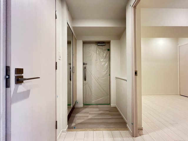 スプランディッド上本町WESTの玄関
