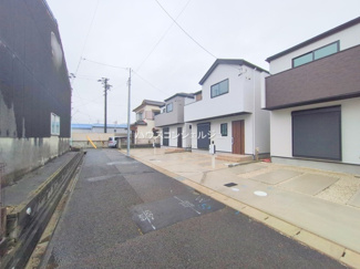 【前面道路含む現地写真】
