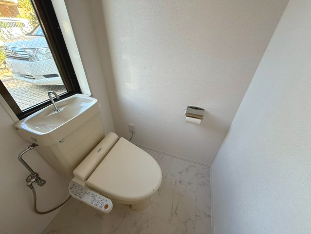 蔵ビルのトイレ