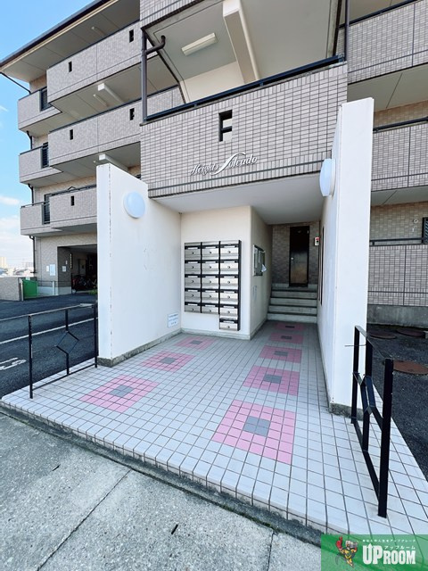 ハイツ・ソレアードのエントランス