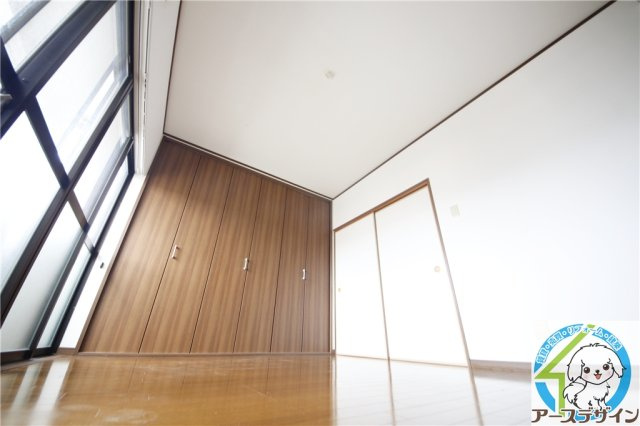 ルピナス1番館の洋室