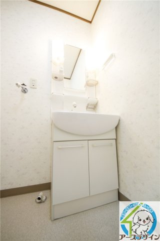 ルピナス1番館の独立洗面台