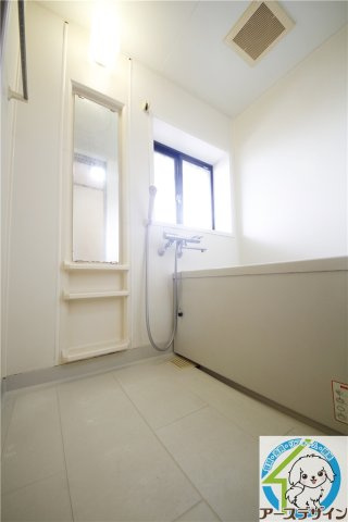 ルピナス1番館の浴室