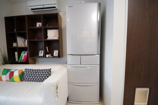 大型の冷蔵庫が完備。各入居者の使用区分がしっかりと分けられていますので、ご安心下さい。もし、こちらで