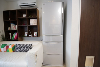 大型の冷蔵庫が完備。各入居者の使用区分がしっかりと分けられていますので、ご安心下さい。もし、こちらで