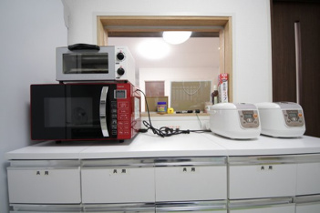 調理家電が完備。初めての一人暮らし、一人暮らしの再スタートには助かりますね。
