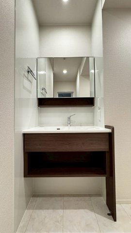 ラコルト板付の独立洗面台
