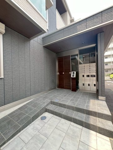 ラコルト板付のエントランス