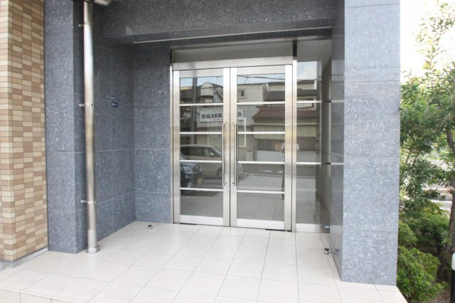 INOVE長瀬Ⅱのエントランス