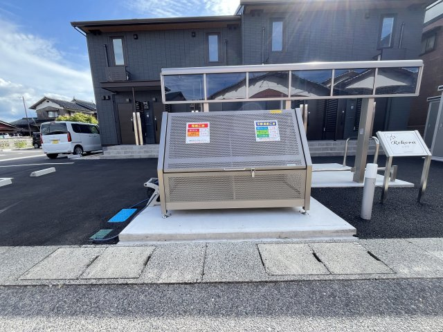 rekora(レコラ)の駐車場