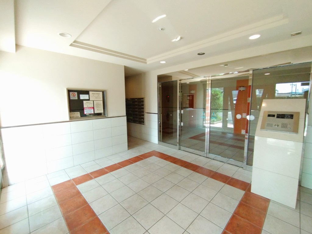 サンクレイドル東海グランデのエントランス