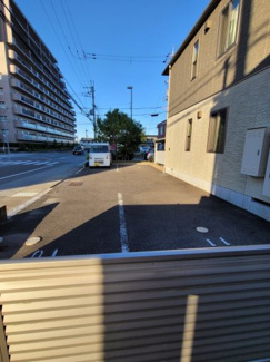 【駐車場】 | ウナ　カスカータⅠ | 平面式駐車場です