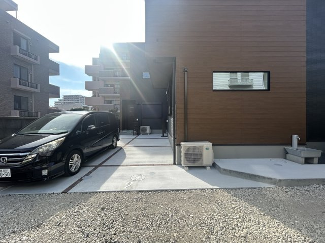 メゾン・ド・ベルウッドの駐車場