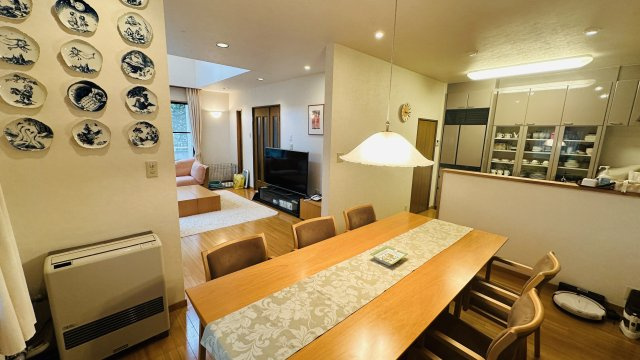 南軽井沢 八風の郷 高台に建つ中古戸建のダイニング