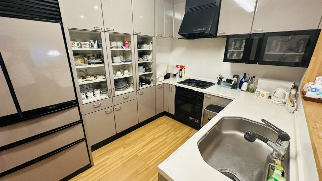 南軽井沢 八風の郷 高台に建つ中古戸建のキッチン