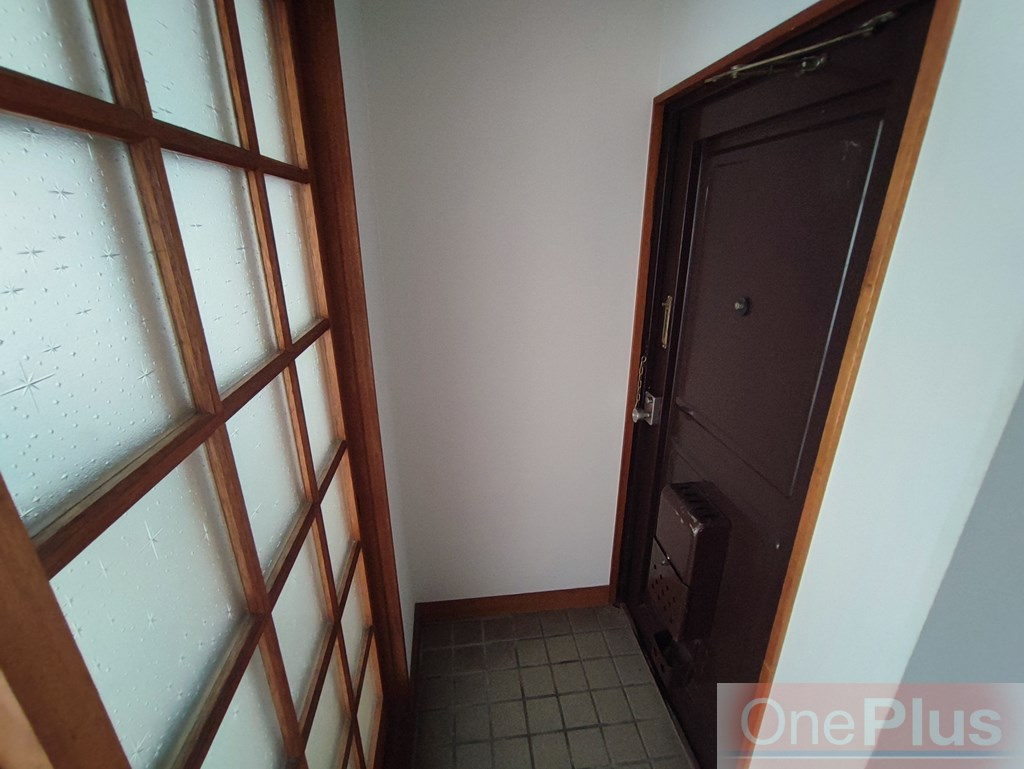 クラモトマンションの玄関