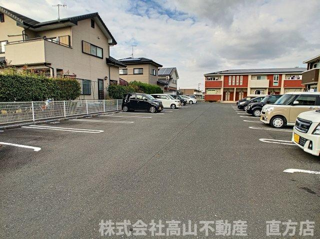 イル・パラッツオモデルノＢの駐車場