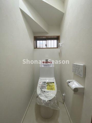 【トイレ】 | お掃除がしやすいタイプのトイレに新規交換済み◎清潔感あふれる空間に♪