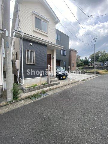 【外観】 | 小学校まで徒歩3分と至近！お子さまの通学にも安心の立地です◎
厚木市に一生に一度のマイホームを構えませんか♪