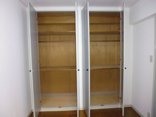 歌敷山ハイツの収納