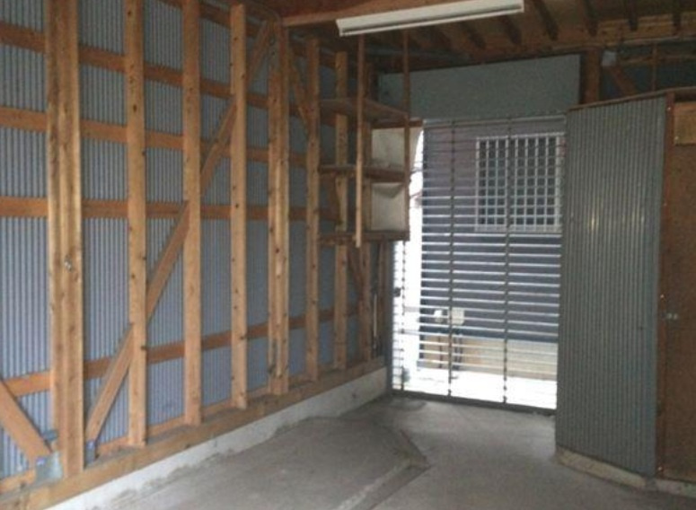 足立区梅島２丁目の倉庫の内装