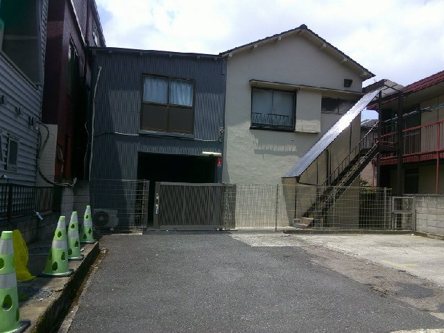 足立区梅島２丁目の倉庫の外観