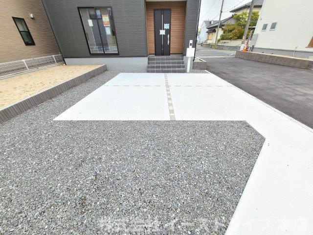 【新築戸建】　いわき市泉町5丁目第1の駐車場|1号棟写真　舗装されたカースペースです。