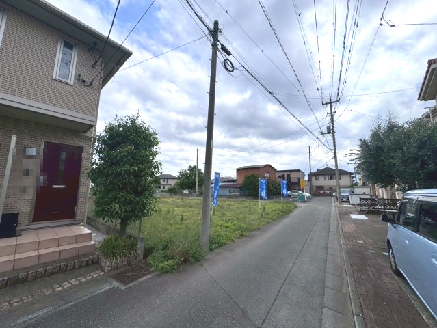 土地 川越市天沼新田 全2区画の前面道路含む現地写真|60坪以上