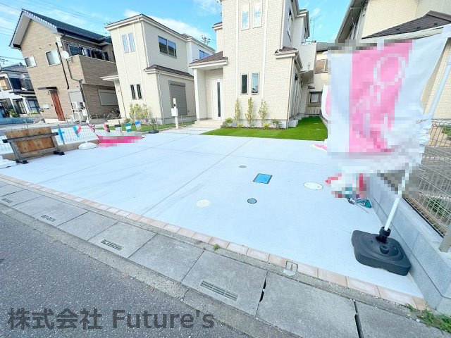 吉川市中央2丁目　新築戸建　全2棟　2号棟の駐車場|カースペース並列2台可能