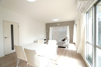 【居間・リビング】 | 【リノベ済】エメラルドマンション安古市 | 室内（2026年2月5日13：50頃）撮影