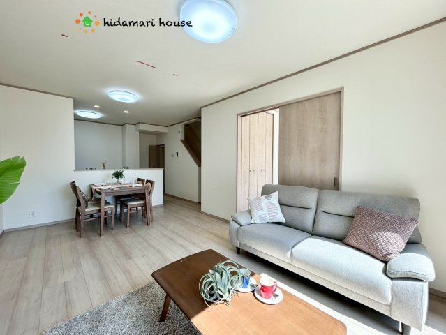 上尾市上尾下4期　新築戸建　ハートフルタウンAの居間・リビング