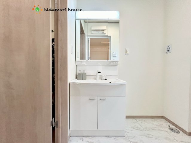 上尾市上尾下4期　新築戸建　ハートフルタウンAの独立洗面台