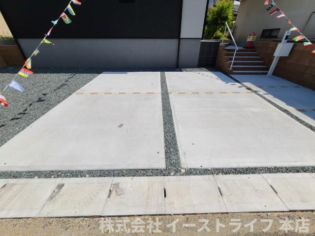【新築戸建】　いわき市平下荒川第3　限定1棟！価格調整！　長期優良住宅の駐車場|舗装されたカースペースです。