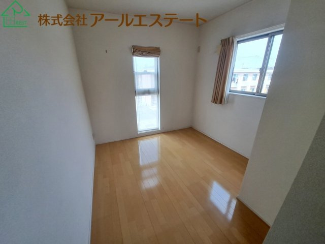 加古川市平岡町一色西１丁目　　中古戸建の収納