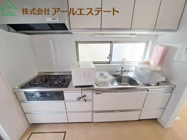 加古川市平岡町一色西１丁目　　中古戸建のキッチン