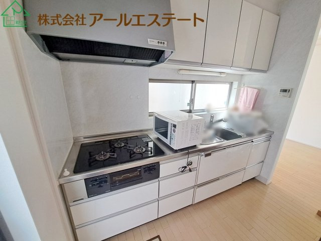 加古川市平岡町一色西１丁目　　中古戸建のキッチン