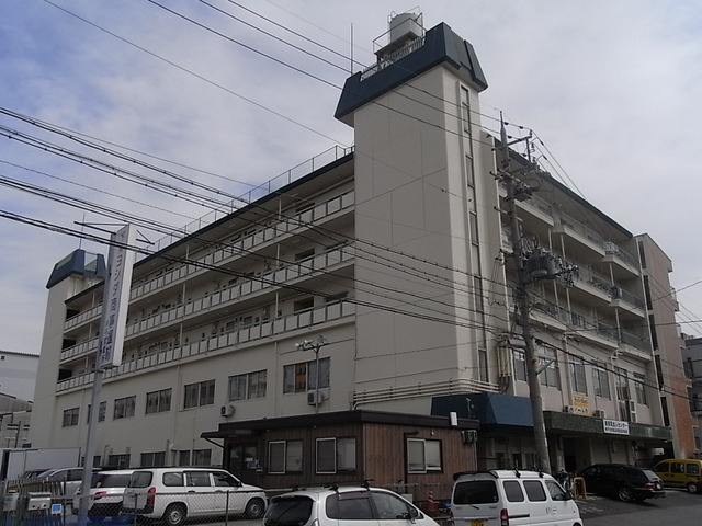 買出人センターマンションの外観