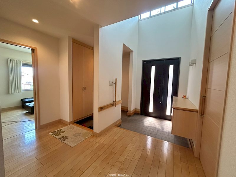 中古戸建　豊橋市牟呂坂津町の玄関|吹抜けのある開放的な玄関です！