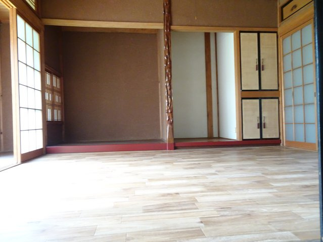 大垣市赤坂戸建の洋室