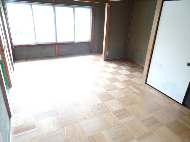 大垣市赤坂戸建の洋室
