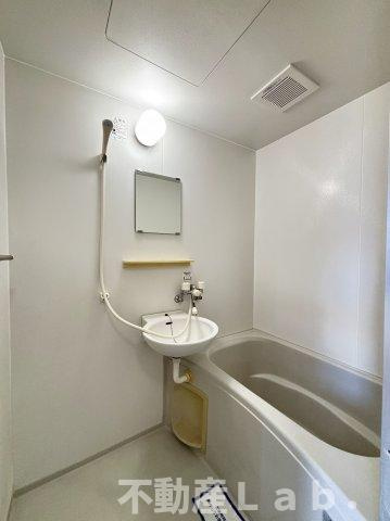 ディアス新町の浴室